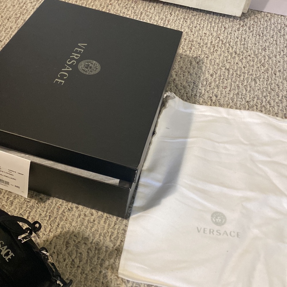 NWT Versace Satin Black Tempest Platform Pump - Picture 14 of 17